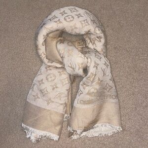 Authentic Louis Vuitton Elegant Scarf Beige and Gold